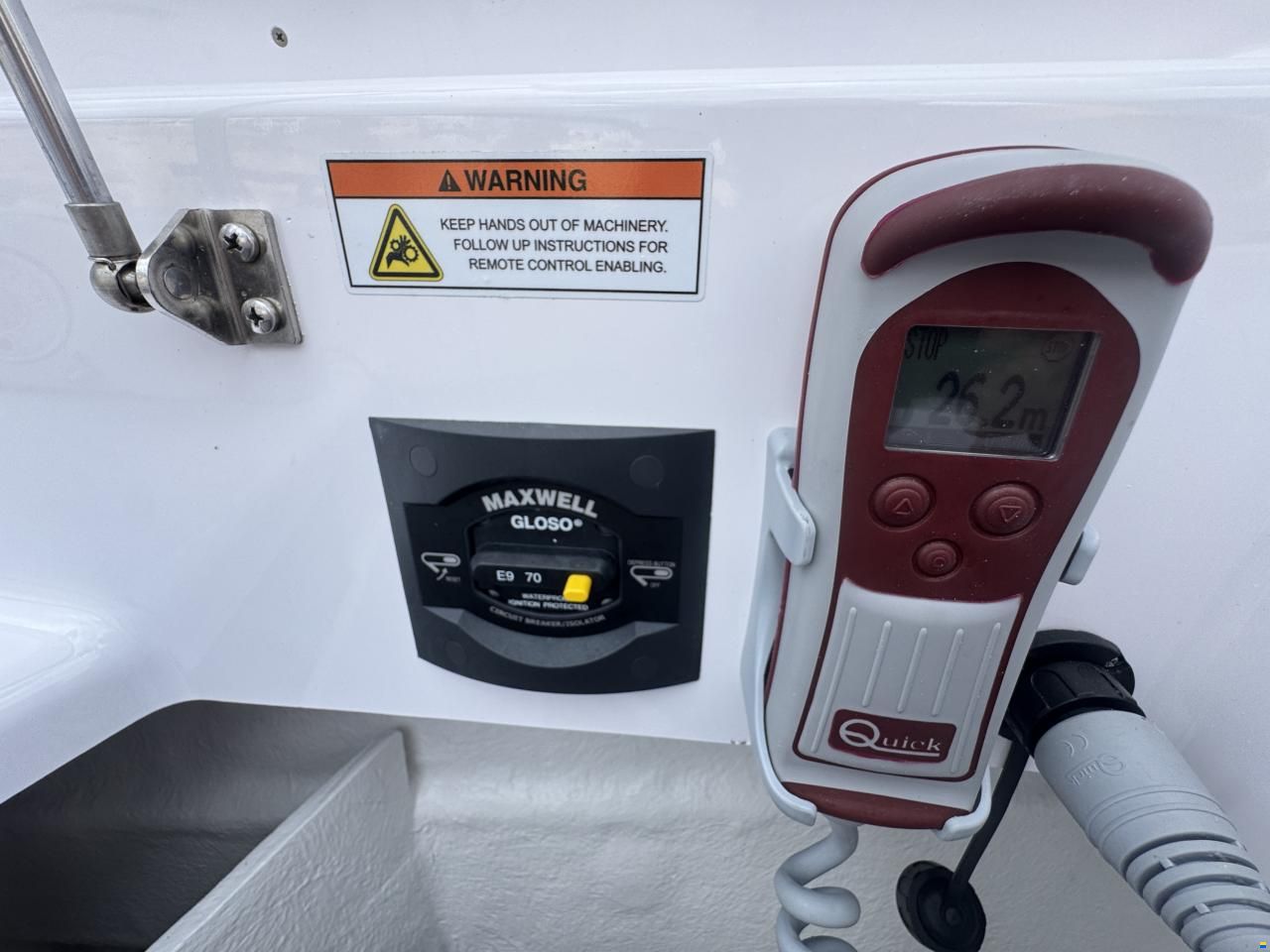 Axopar 37 Cross Cabin