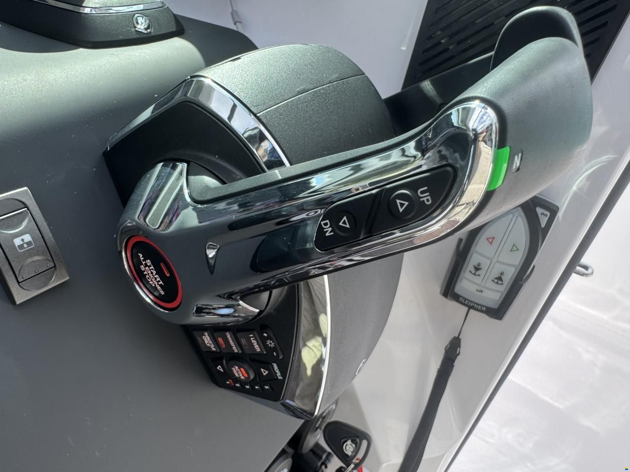 Axopar 37 Cross Cabin