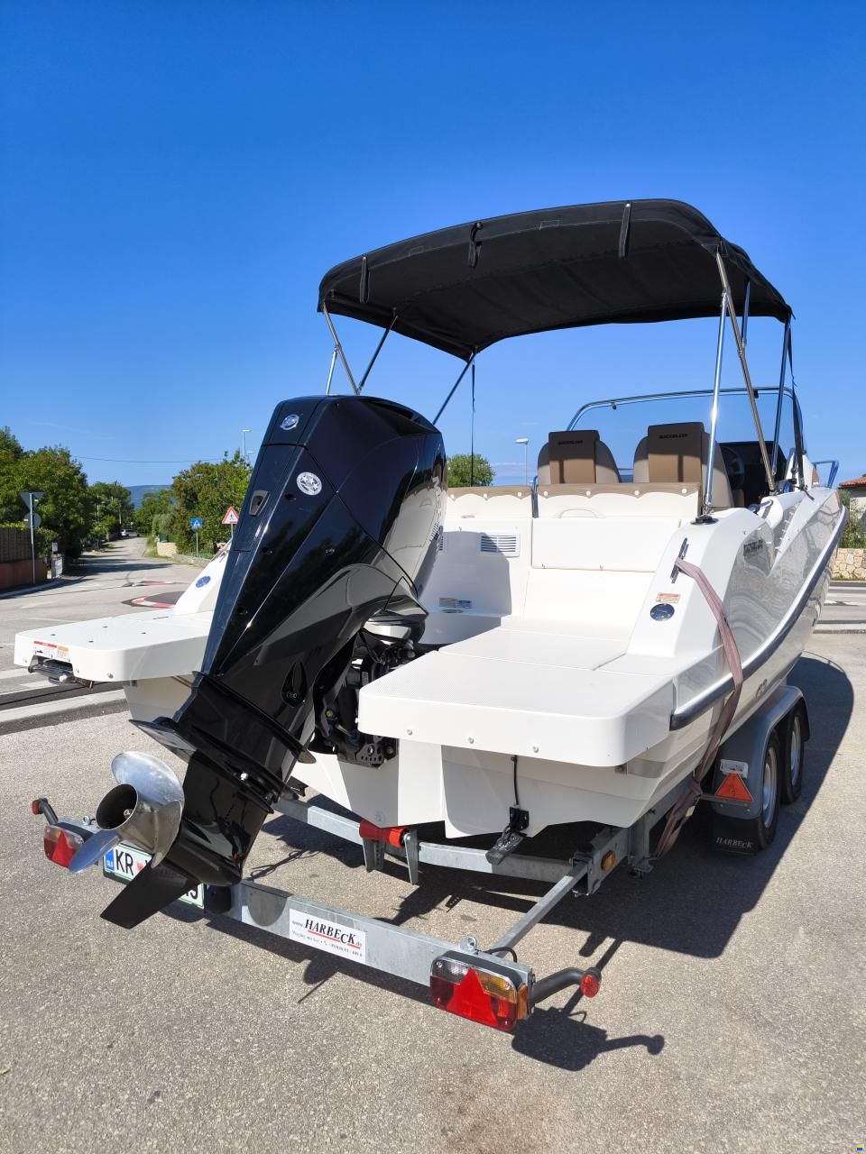 Quicksilver 675 Activ Sundeck