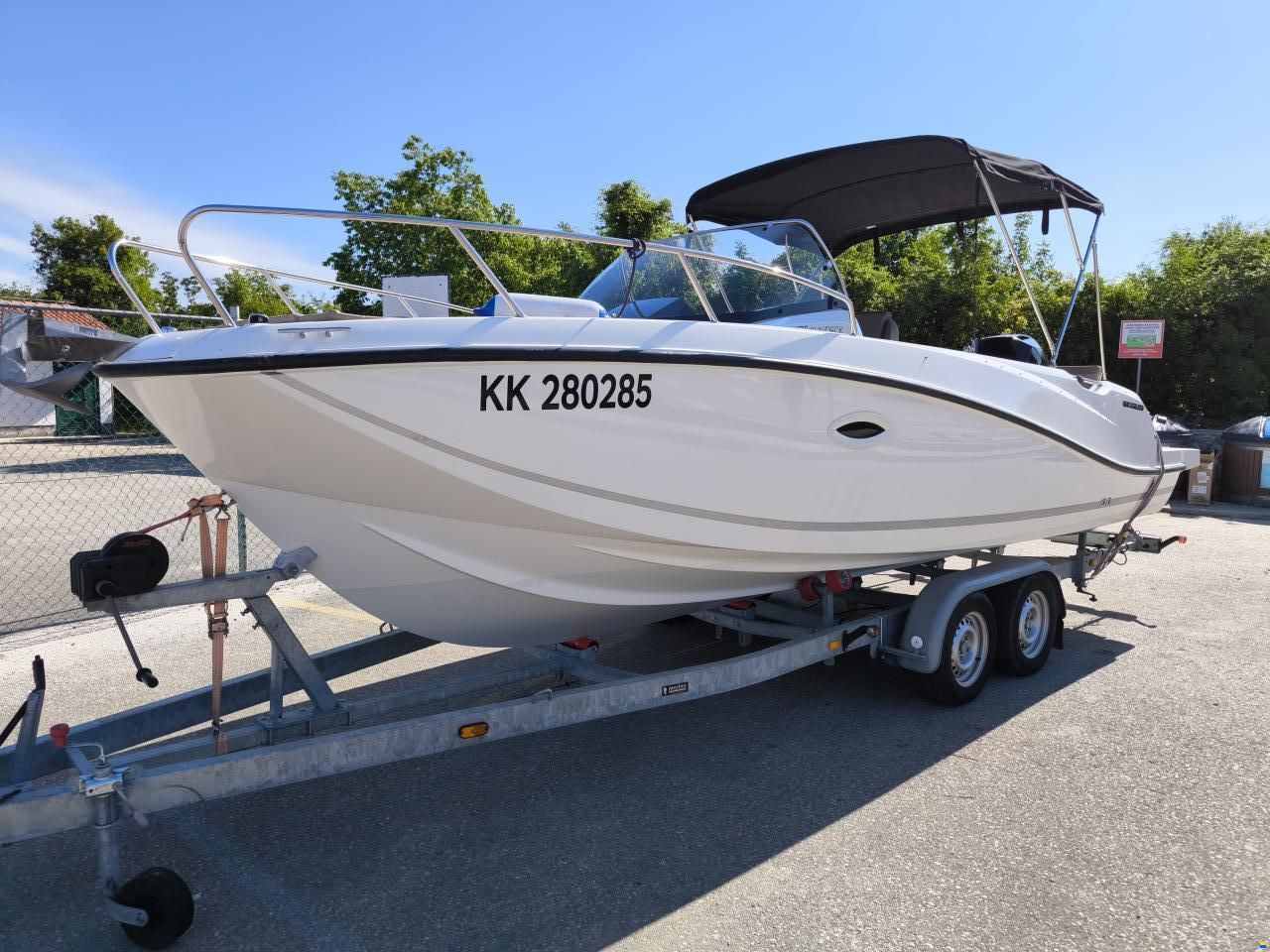 Quicksilver 675 Activ Sundeck