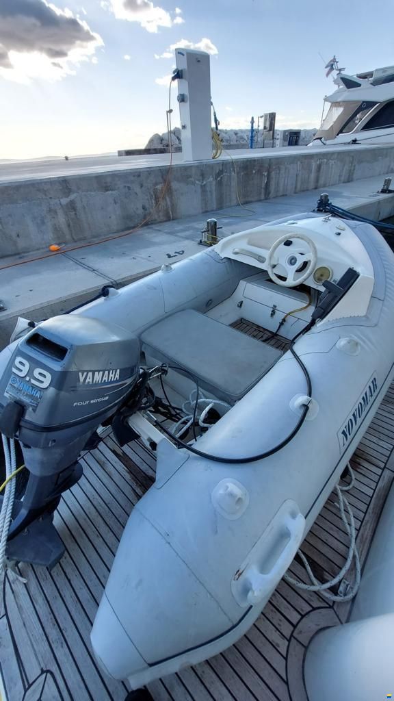Fairline Phantom 42