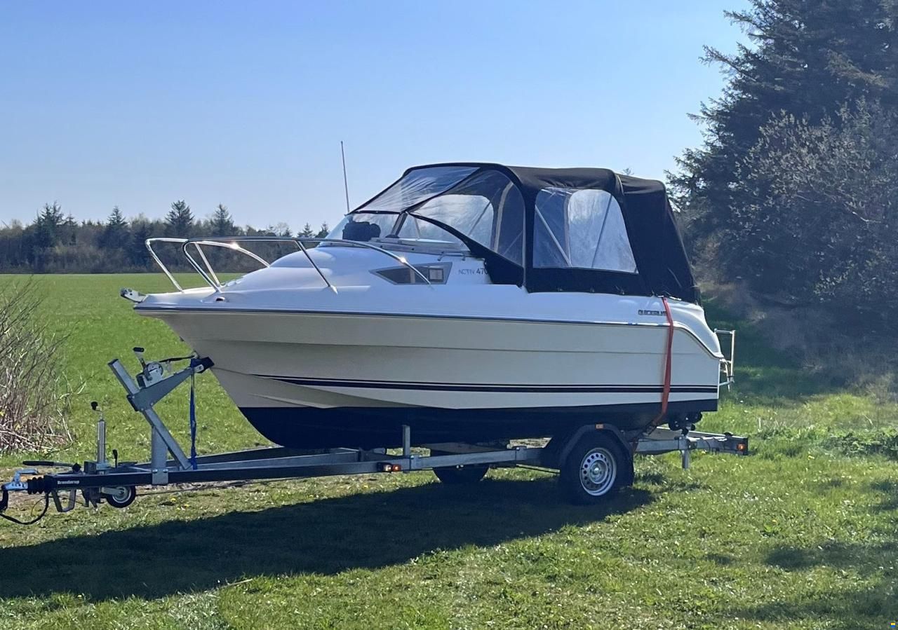 Quicksilver Active 470 Cabin