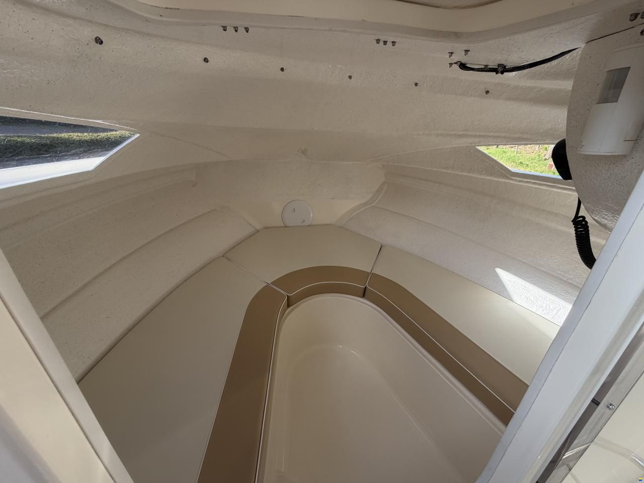 Quicksilver Active 470 Cabin
