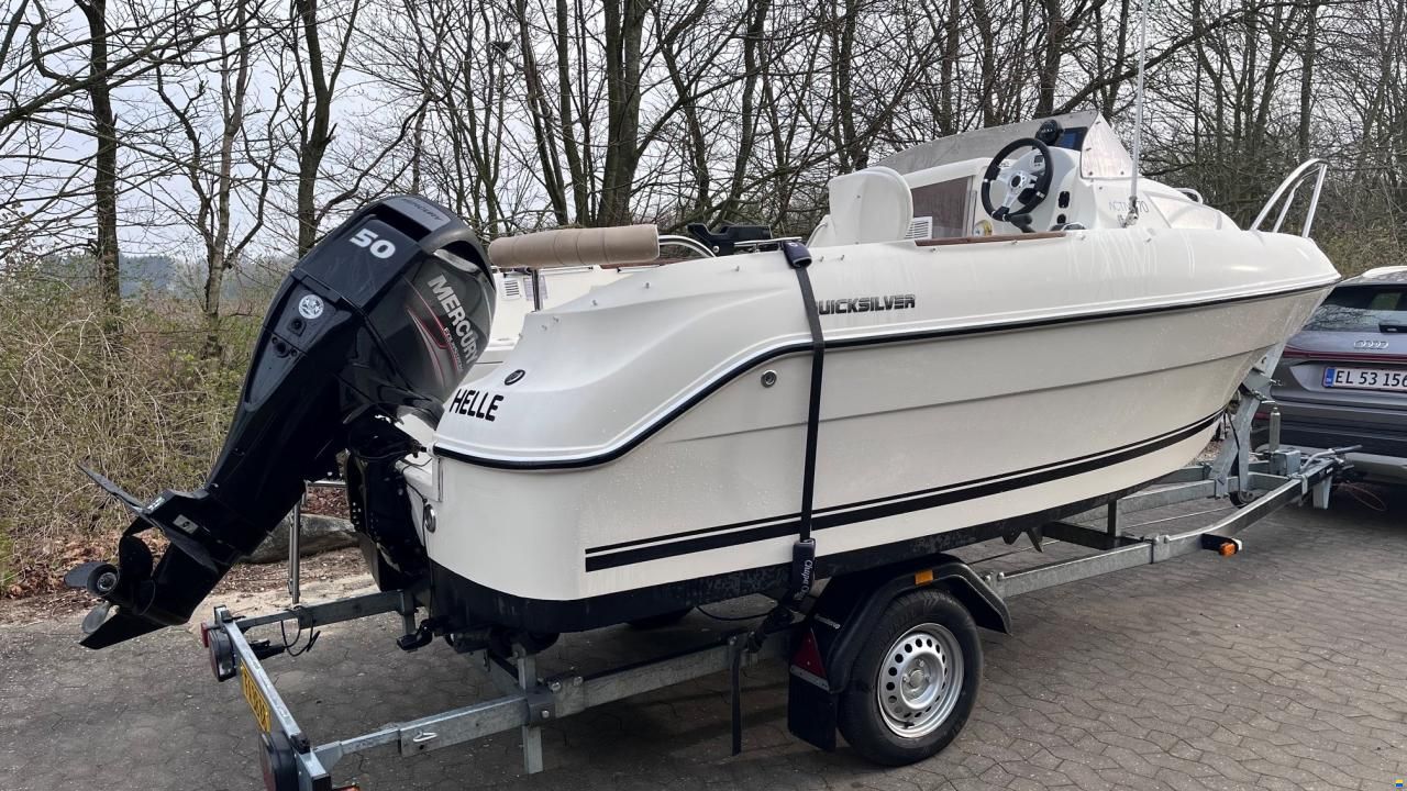 Quicksilver Active 470 Cabin