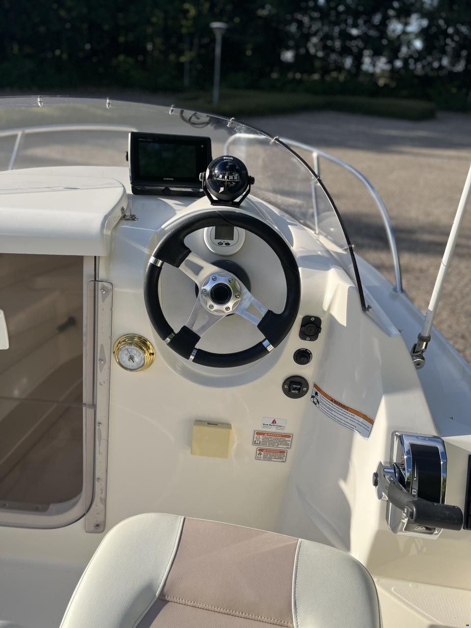 Quicksilver Active 470 Cabin