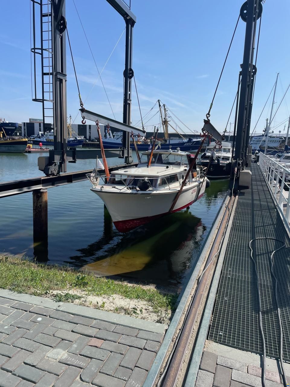 Amerglass 32