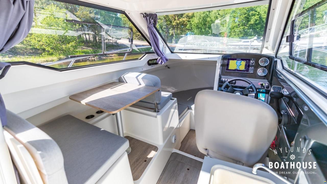 Quicksilver Activ 675 Weekend