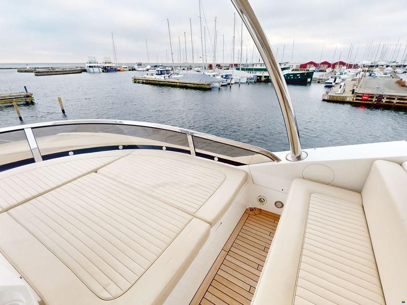 Sunseeker 88 Yacht