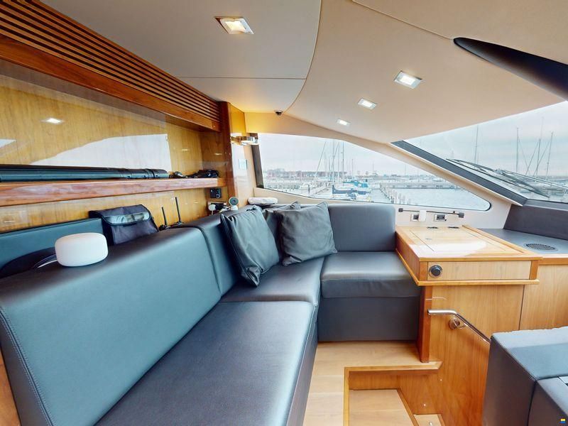 Sunseeker 88 Yacht