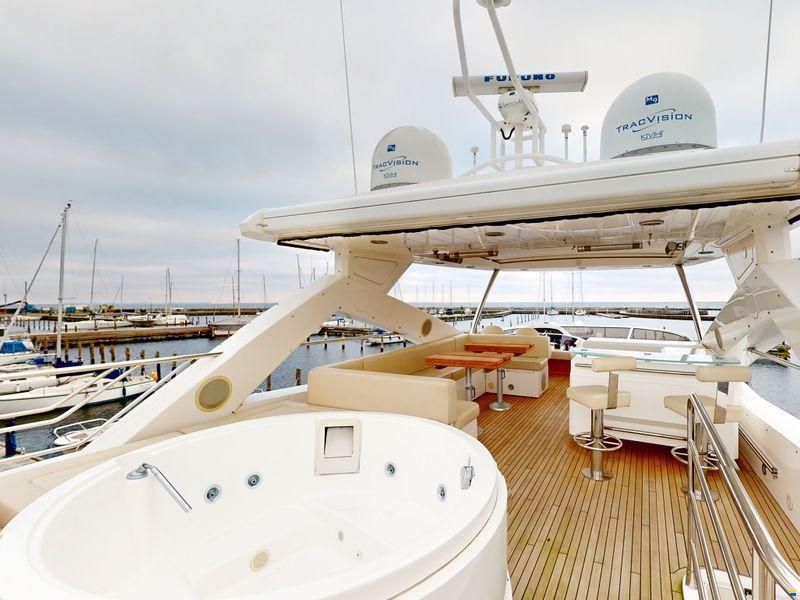 Sunseeker 88 Yacht