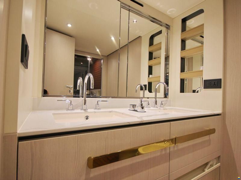 Azimut Yacht 78