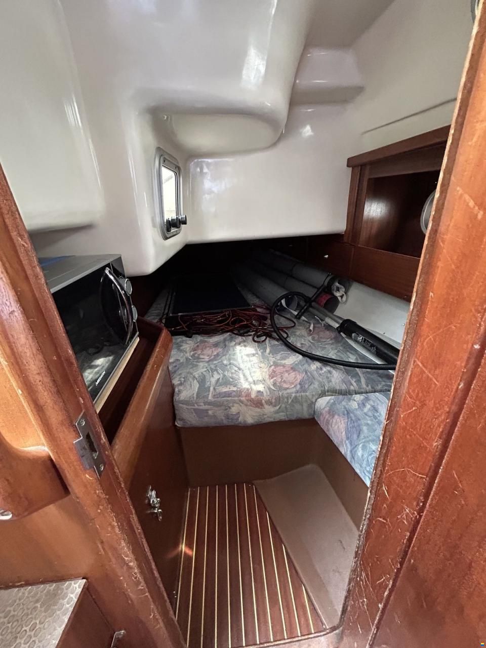Bavaria 37