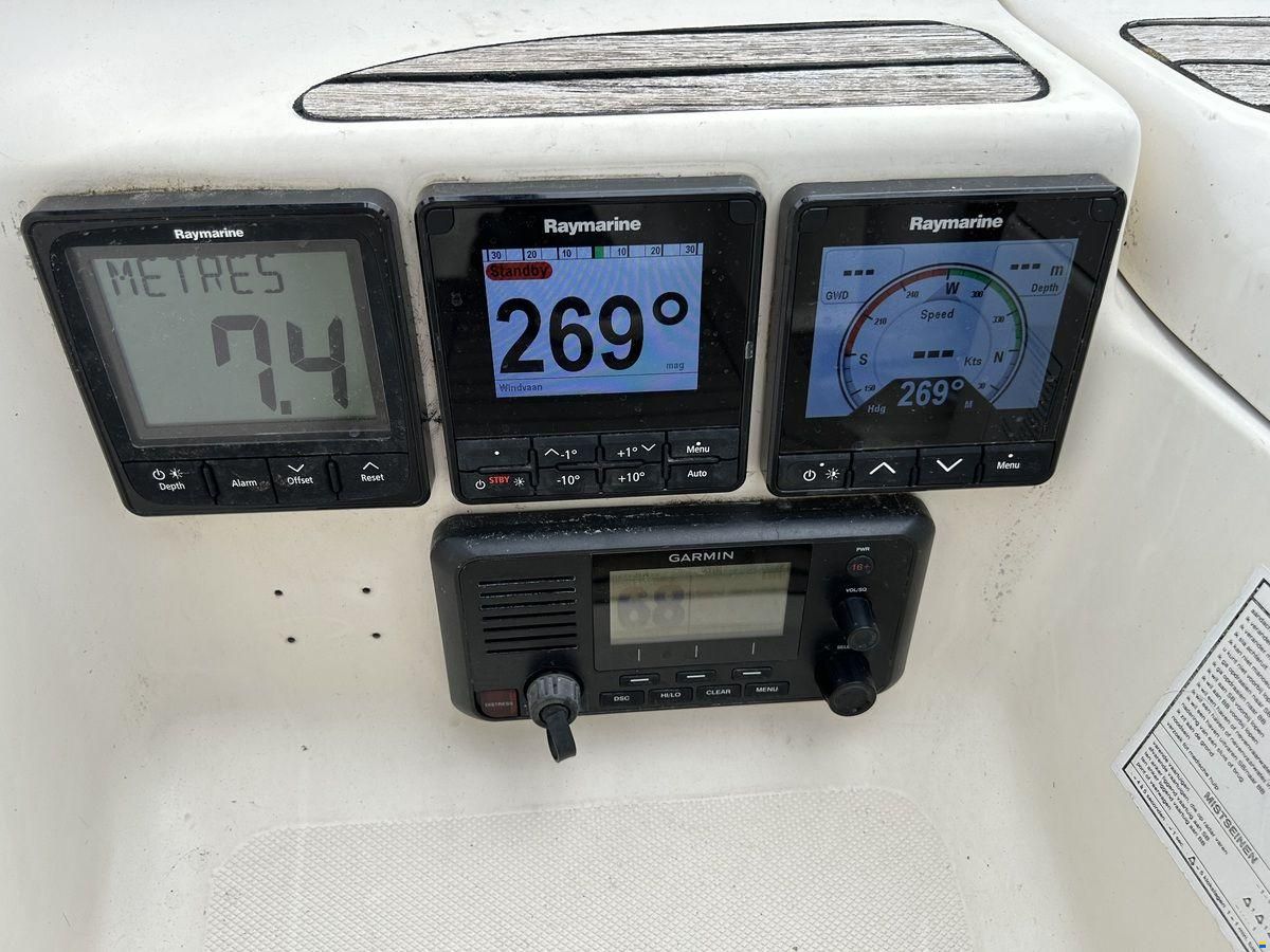 Bavaria 37