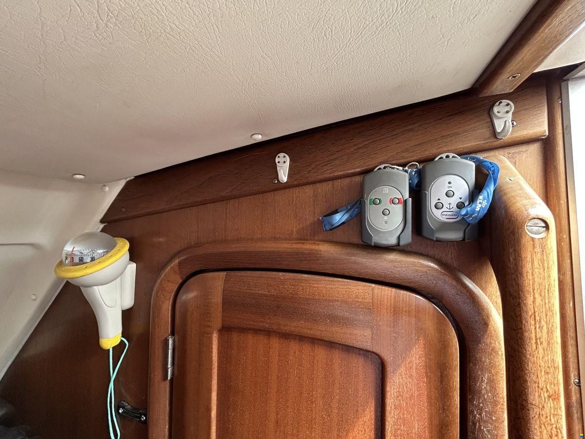 Bavaria 37