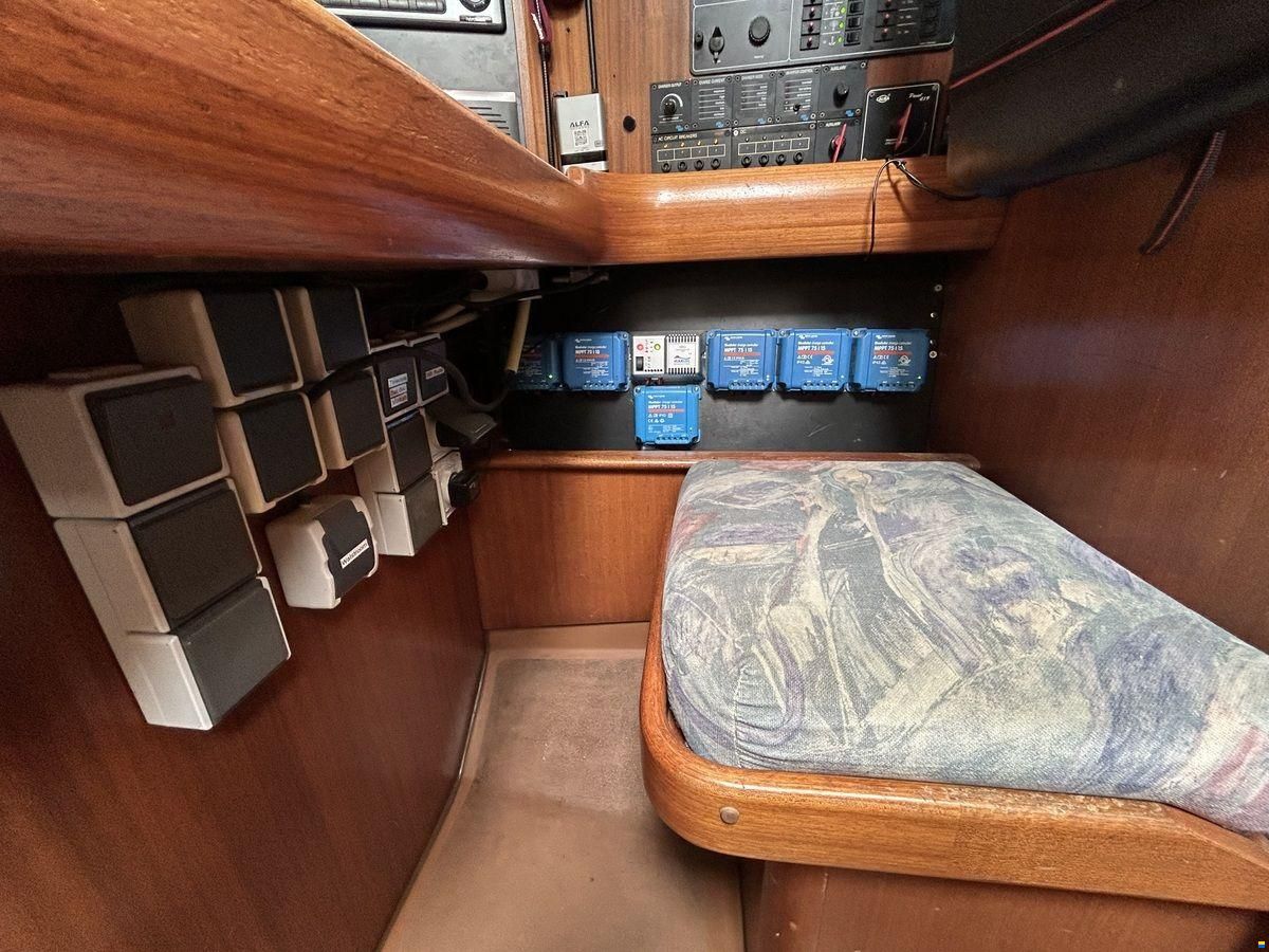 Bavaria 37