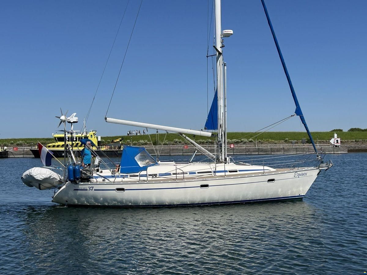 Bavaria 37