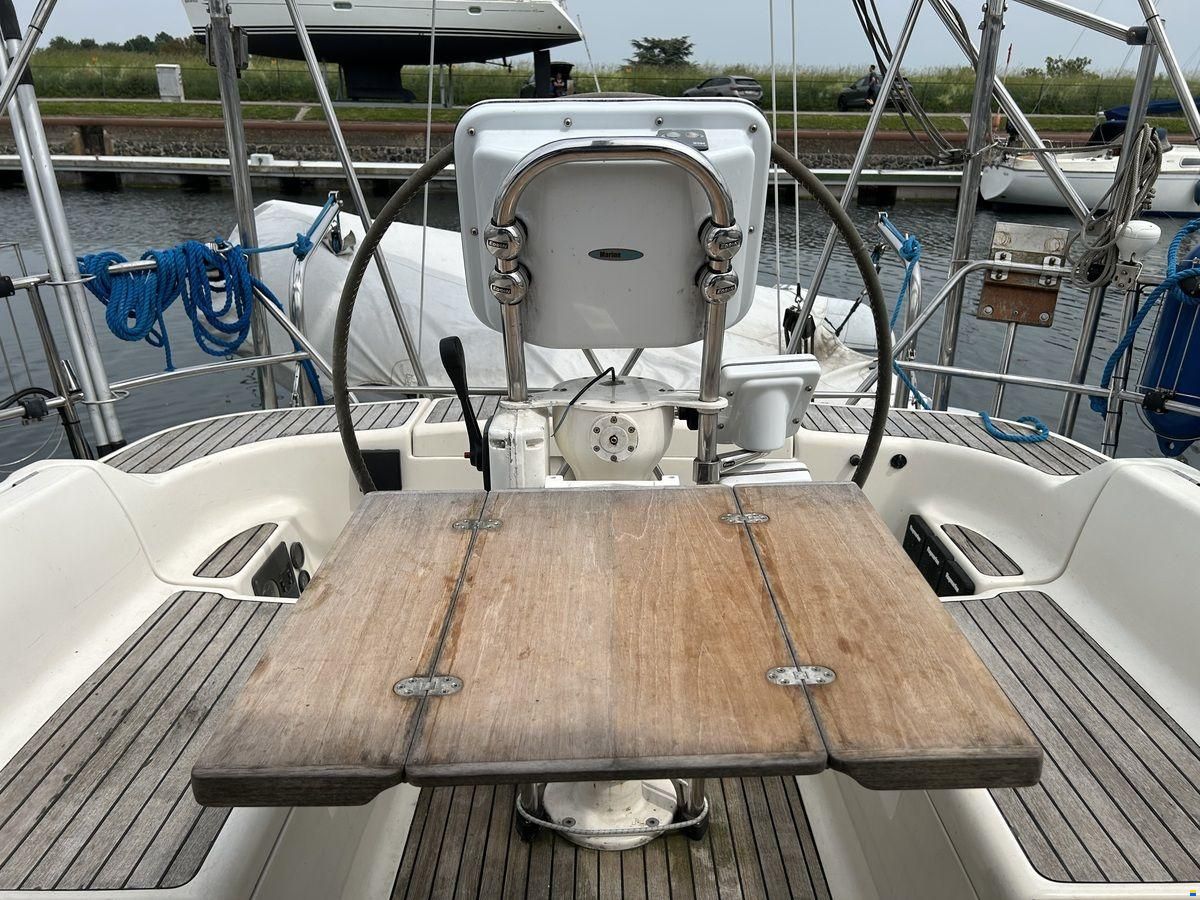 Bavaria 37