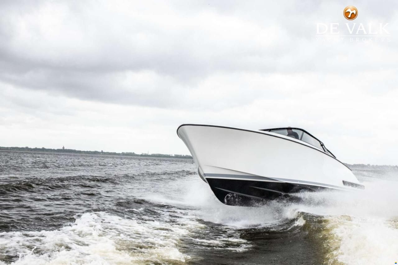 Reborn 40 R Cabin