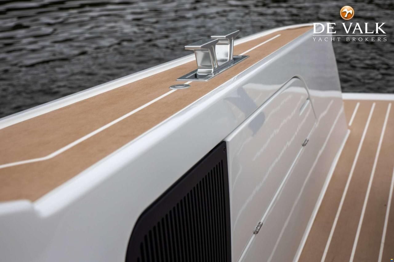 Reborn 40 R Cabin