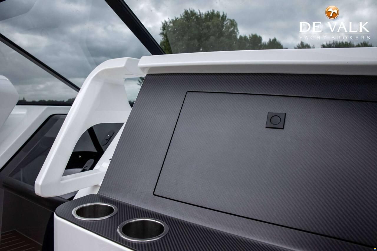 Reborn 40 R Cabin