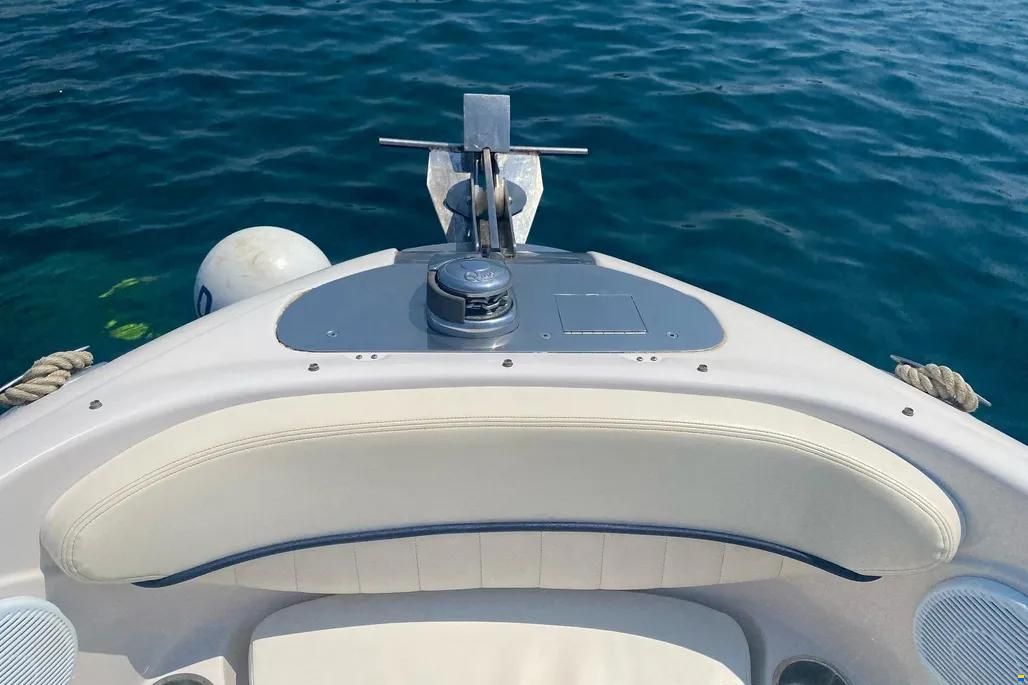 Four Winns H260