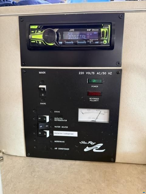 Sea Ray 240 DA