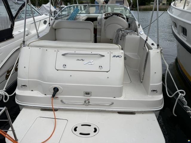 Sea Ray 240 DA