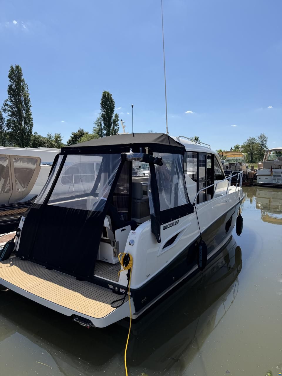 Quicksilver 905 Weekend