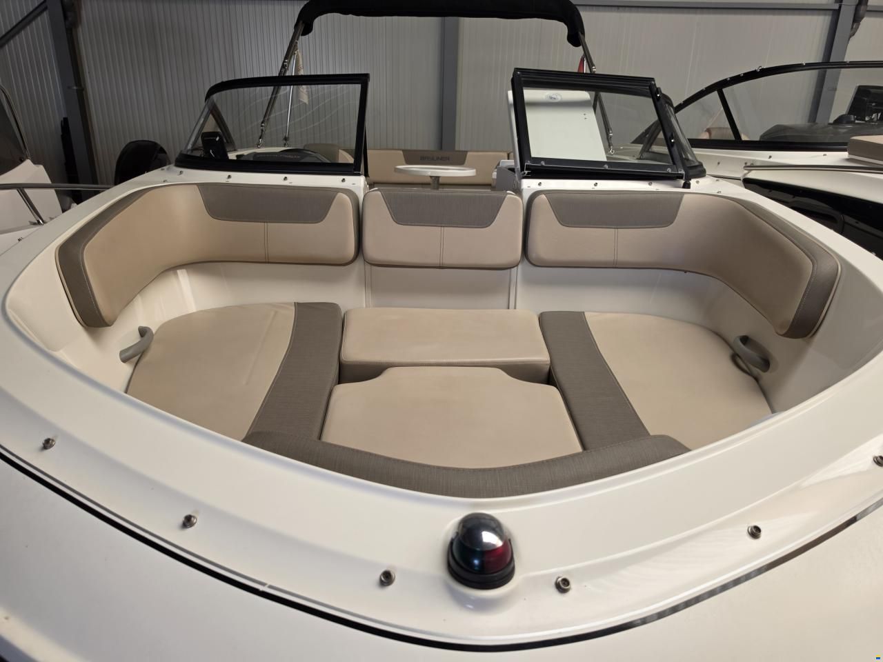 Bayliner VR6