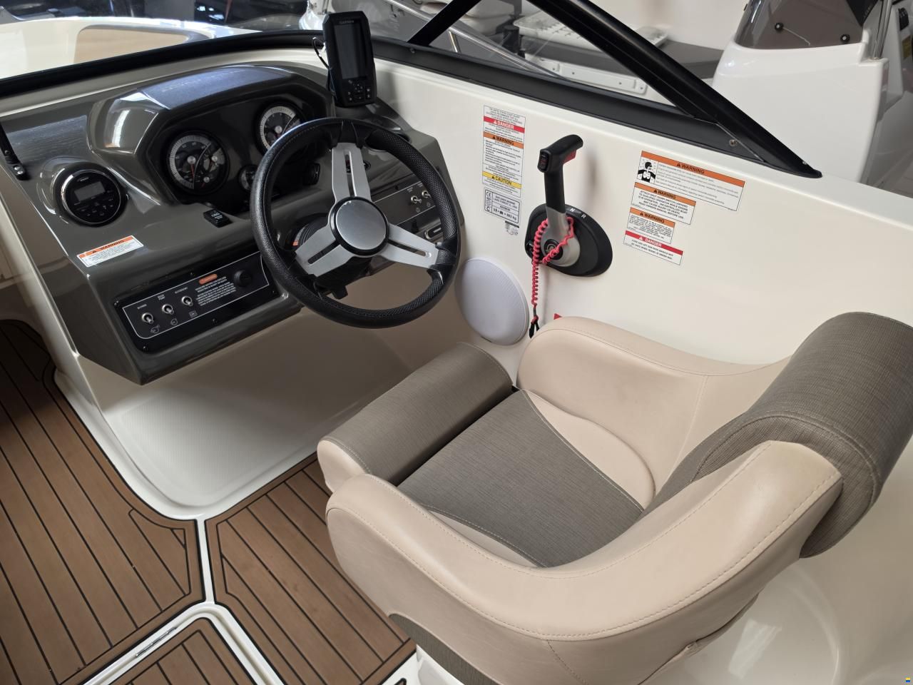 Bayliner VR6