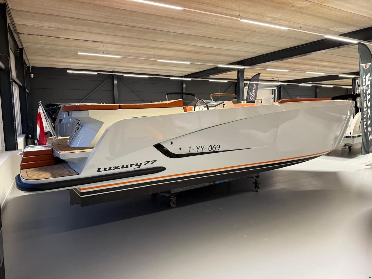 Admiraal Luxury Alu'tender 77