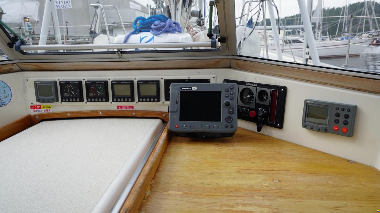 Hallberg-Rassy 49