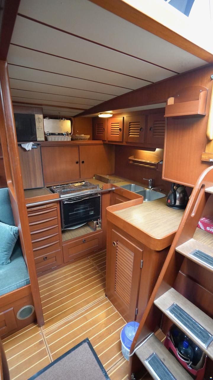 Hallberg-Rassy 49