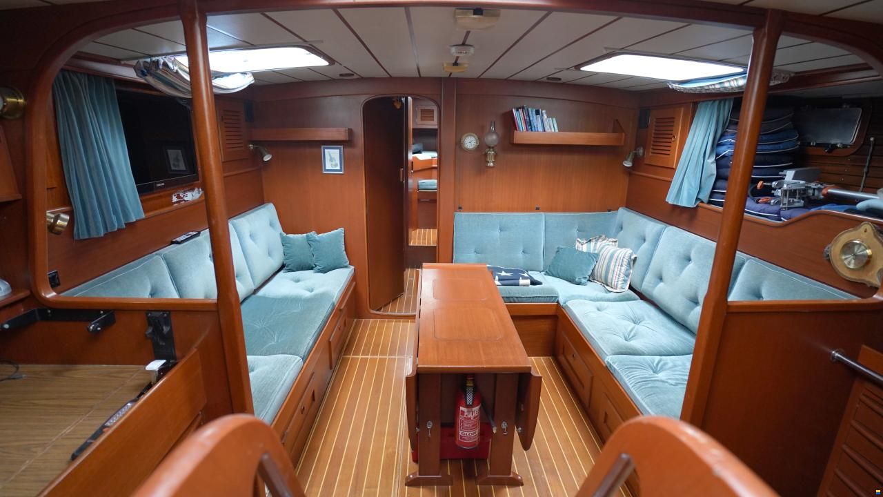 Hallberg-Rassy 49