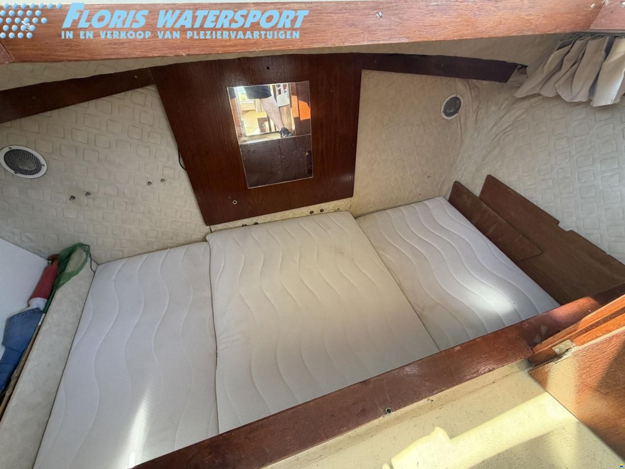 Marco Yachts 810