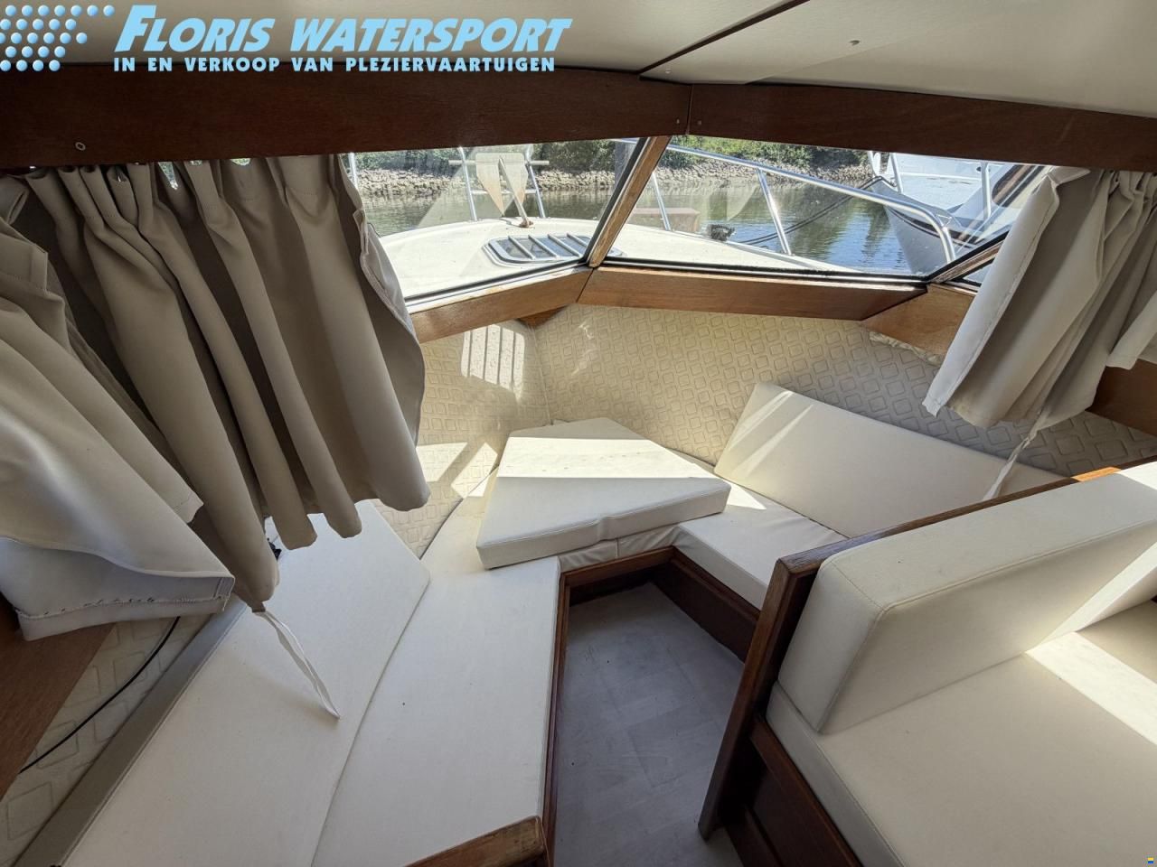 Marco Yachts 810