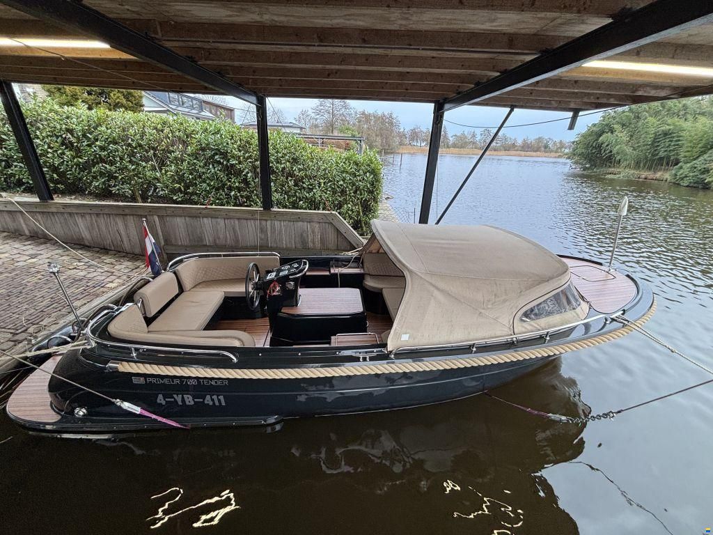 Primeur 700 Tender
