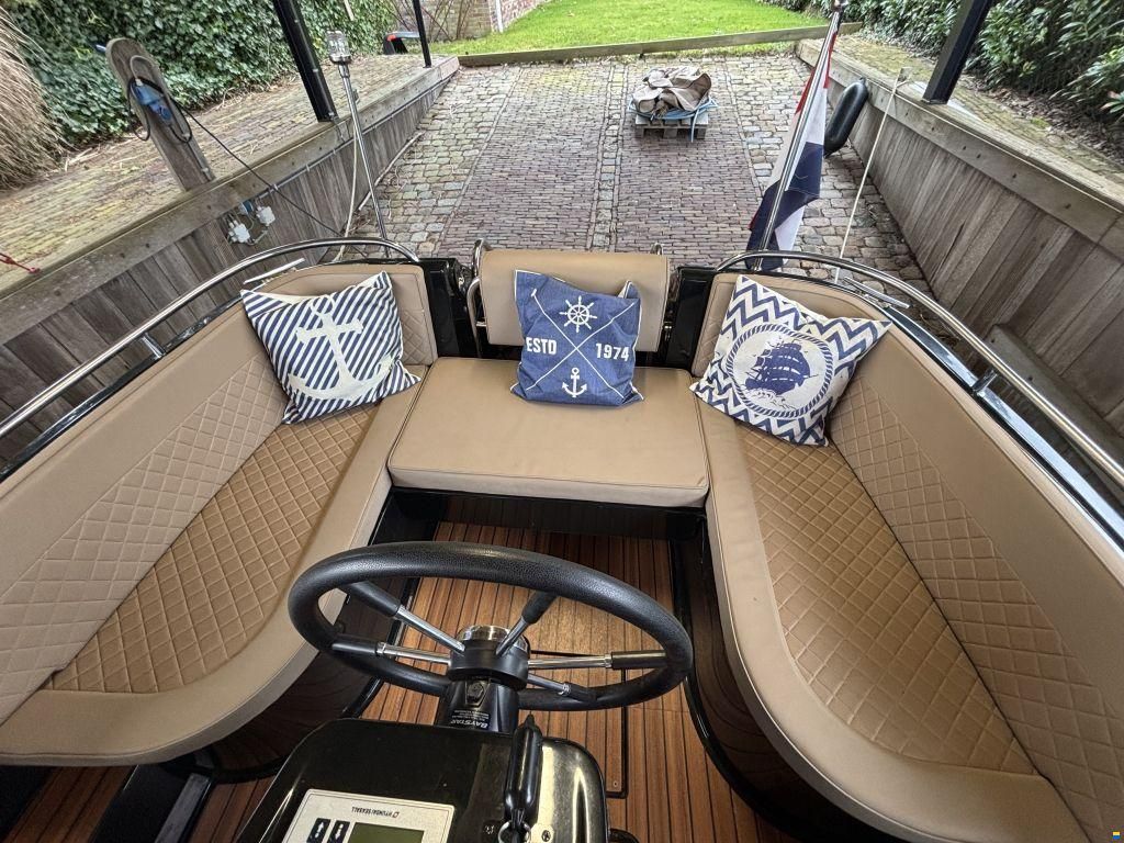 Primeur 700 Tender