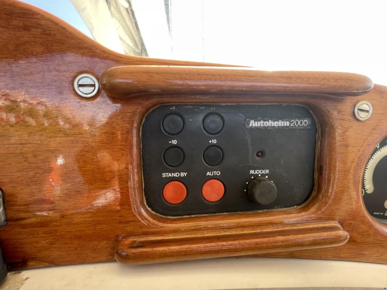 Mahogany Yacht 32