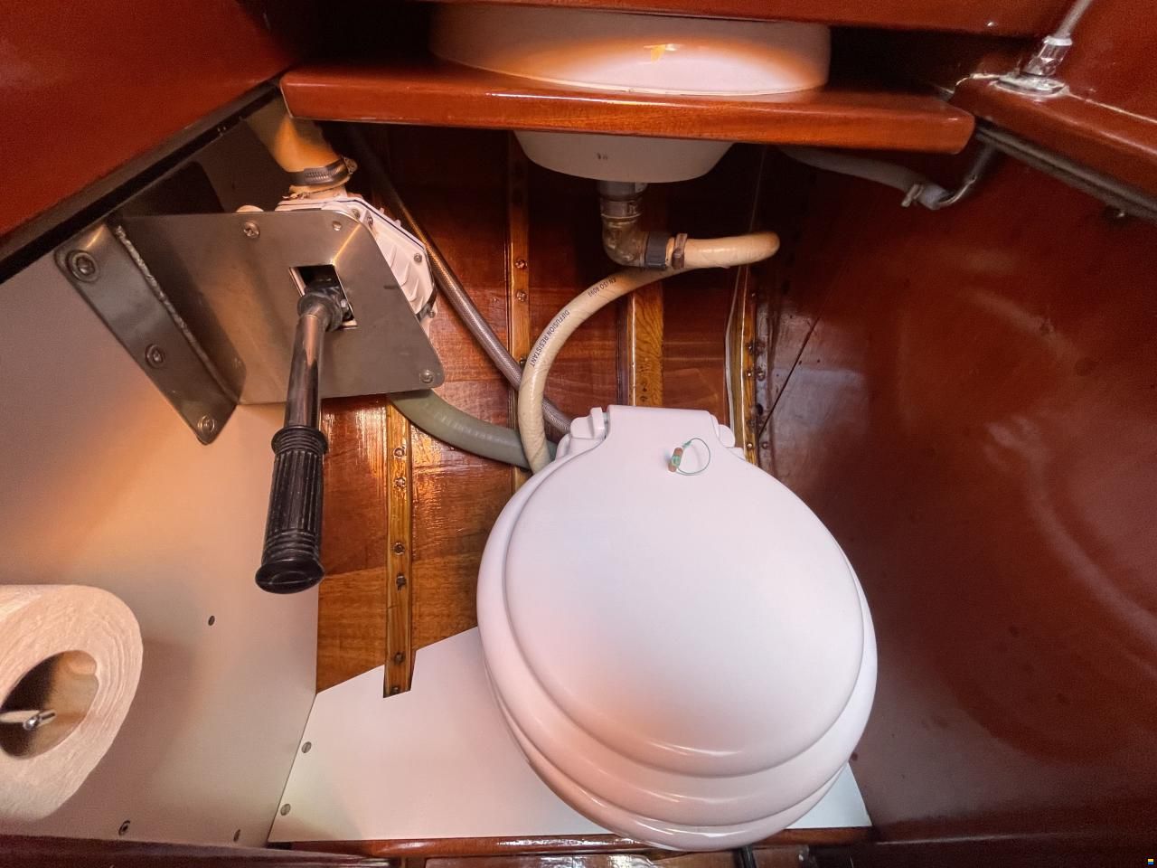 Mahogany Yacht 32