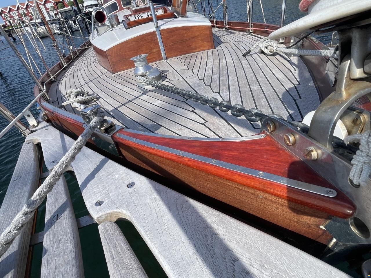 Mahogany Yacht 32