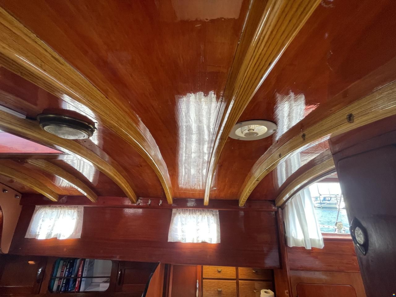 Mahogany Yacht 32