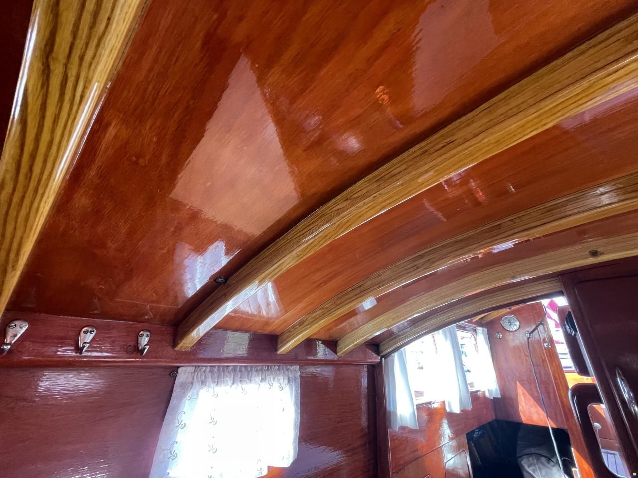 Mahogany Yacht 32