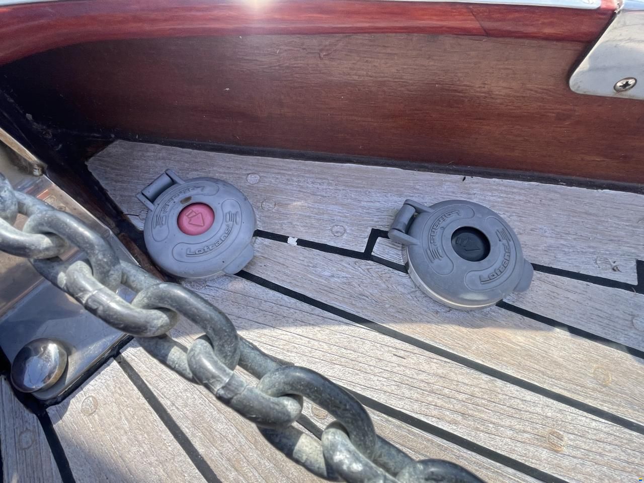 Mahogany Yacht 32