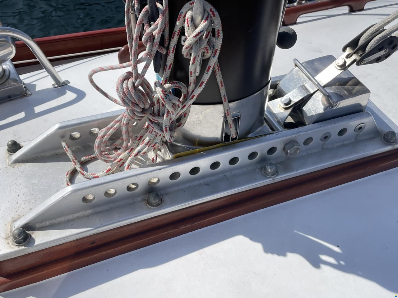 Mahogany Yacht 32
