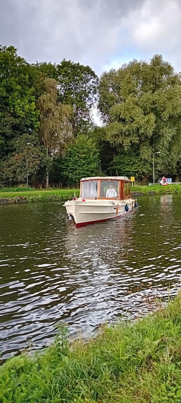 Autoboot-Salonboot-staal