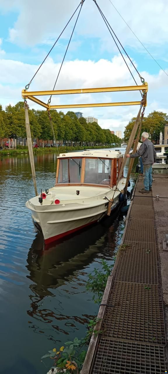 Autoboot-Salonboot-staal