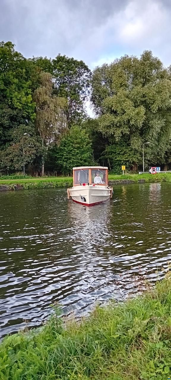 Autoboot-Salonboot-staal