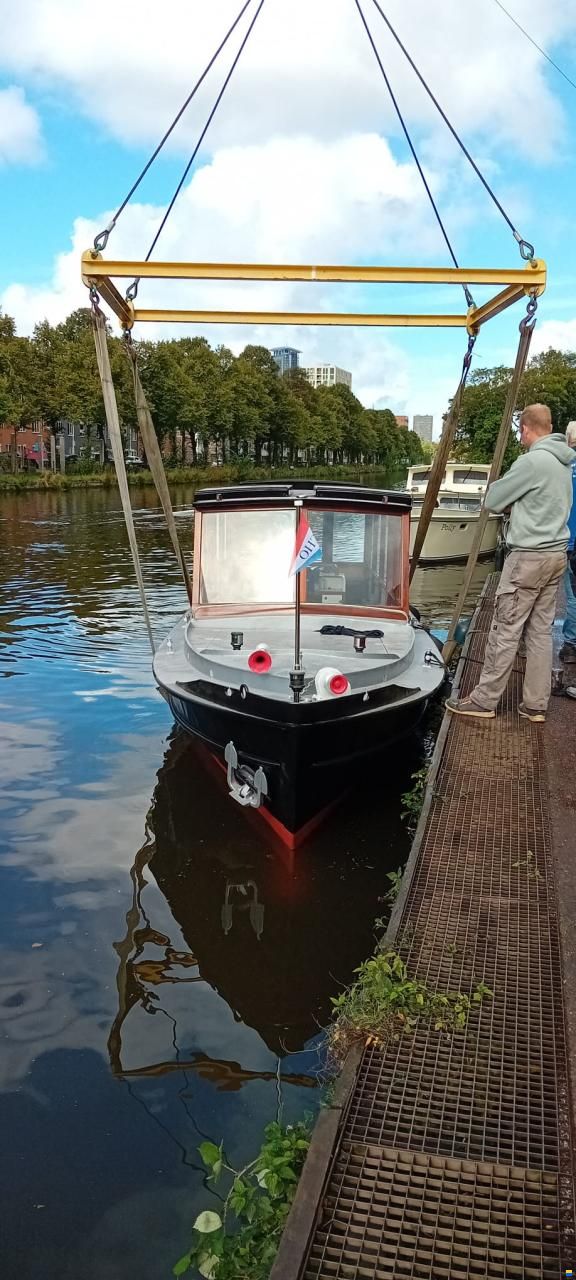 Watertaxi-Salonboot