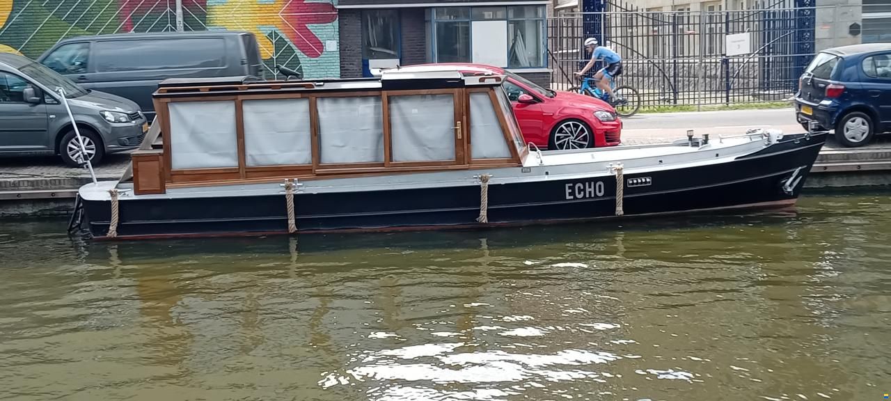Watertaxi-Salonboot